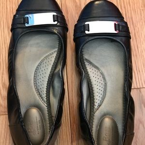 Black cushioned ballet flats. Size 10